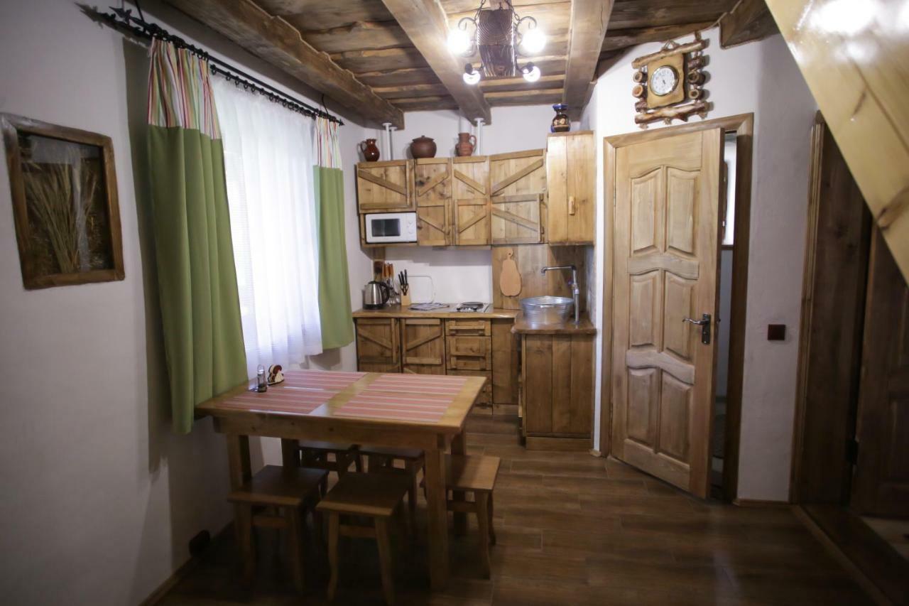 Vila Еко Дім З Соломи Soločin Exteriér fotografie